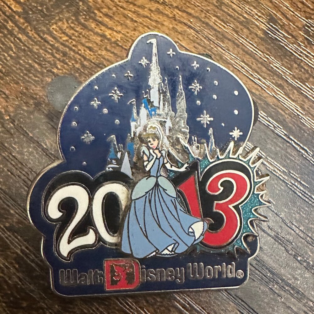 Disney Parks Walt Disney World 2013 Cinderella Fireworks Cinderella Castle Pin